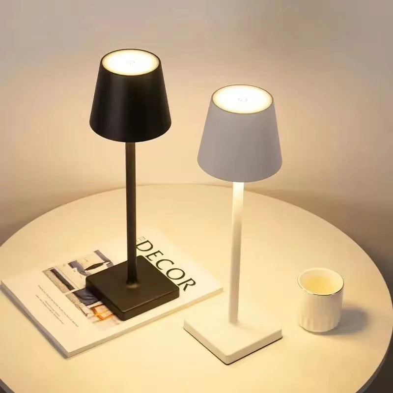 Luminária de Mesa de Led  Moderna 