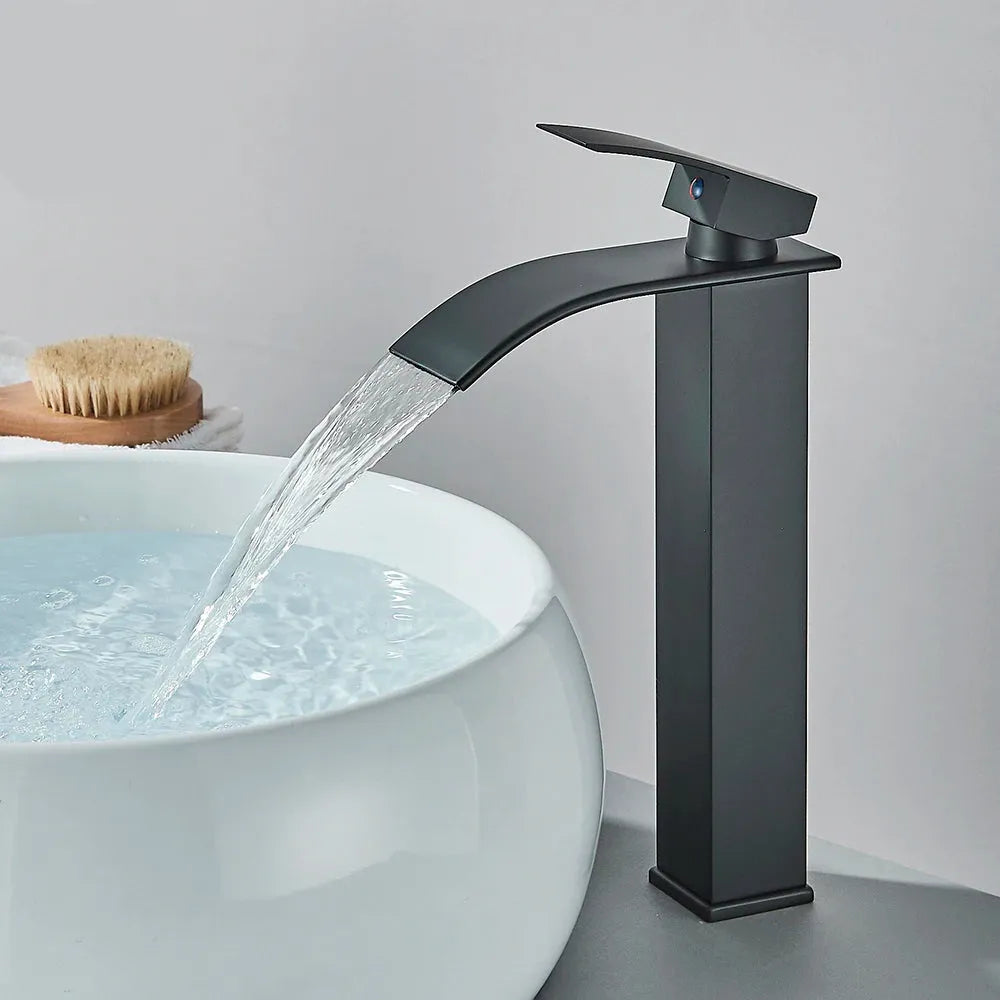 Torneira Moderna de Inox Preto