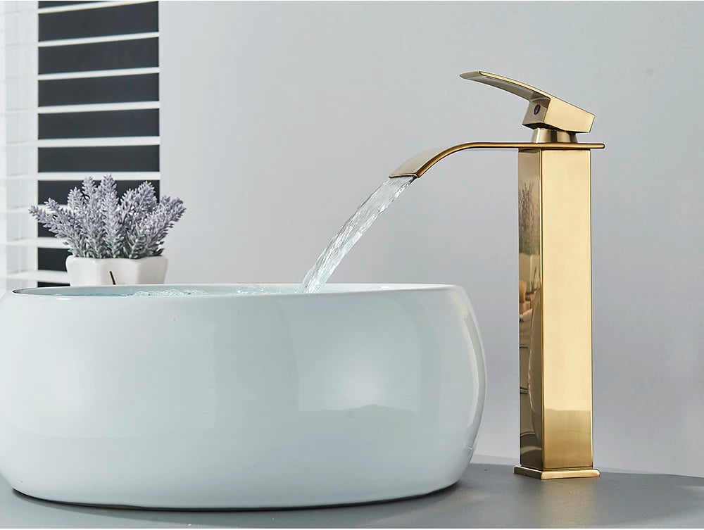 Torneira de Inox Dourado