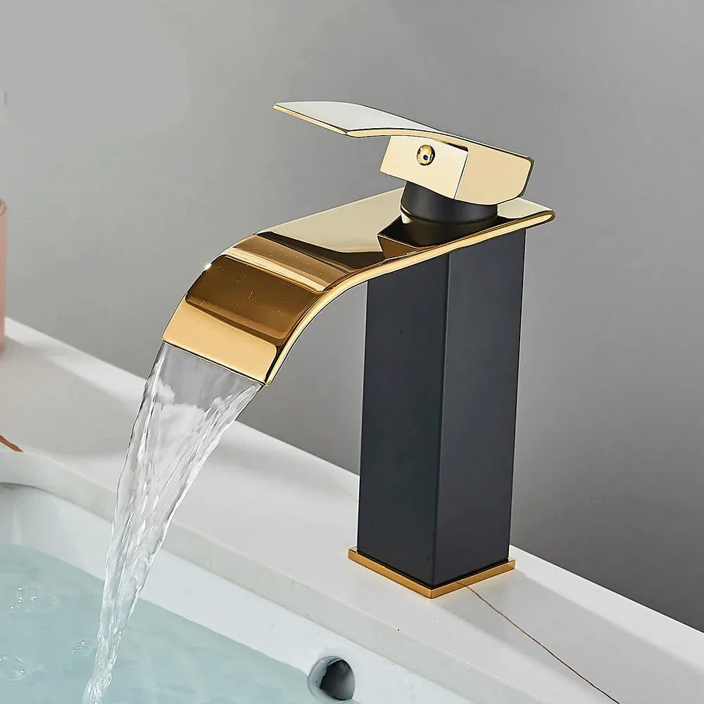 Torneira de Inox Preto com Dourado